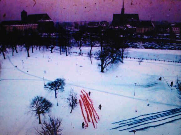 2. Józef Hałas, Malarstwo na śniegu, 1970
